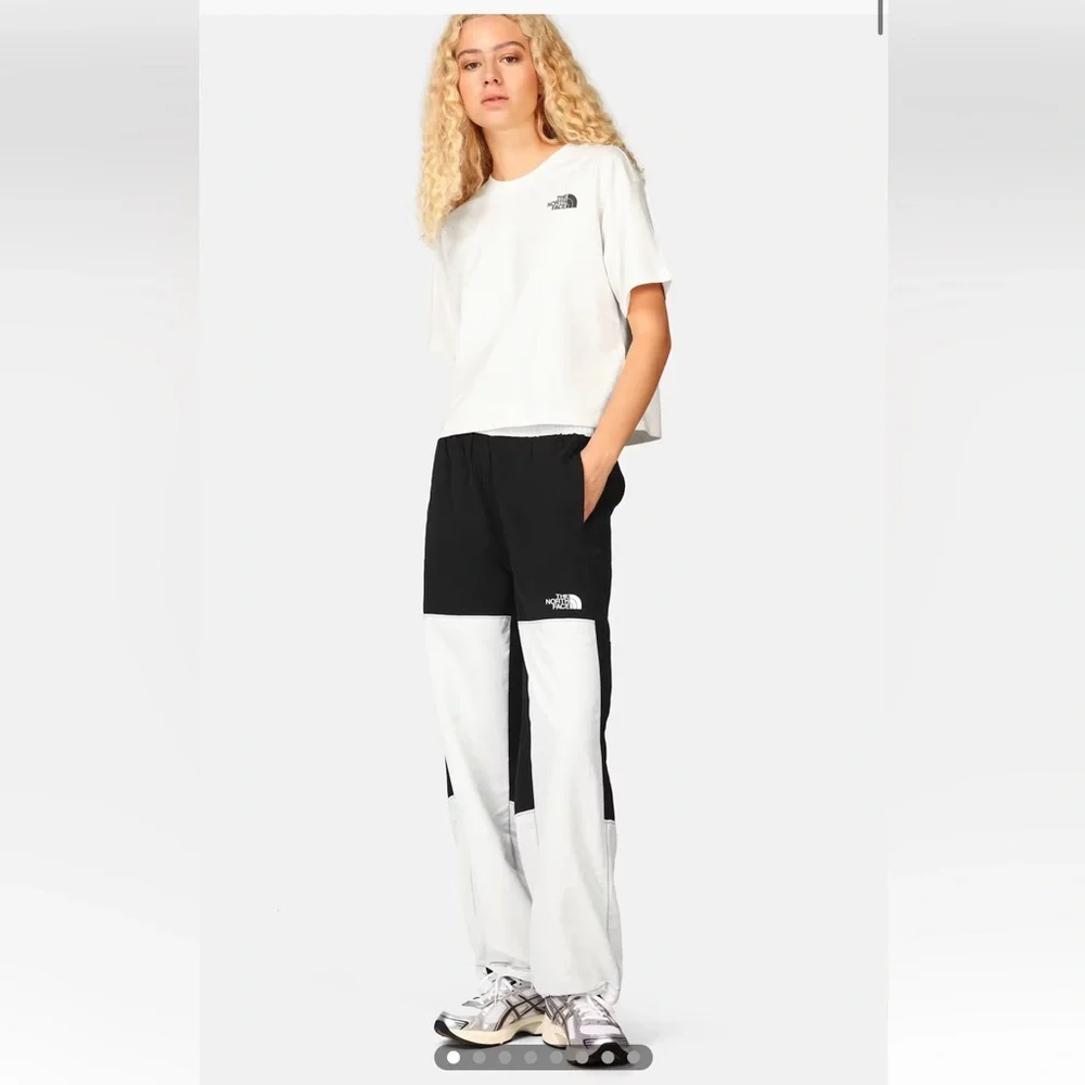 The North Face Women’s Nylon Easy Pants Black and White Color Block - Picture 7 of 16